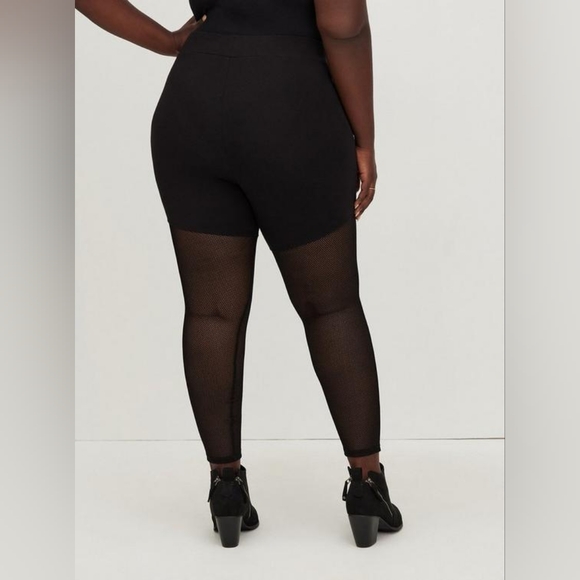 TORRID Premium Leggings Fishnet Size 2 - Picture 5 of 10